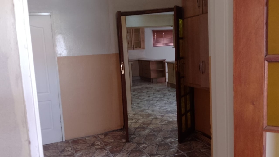 To Let 4 Bedroom Property for Rent in Kagisanong Free State